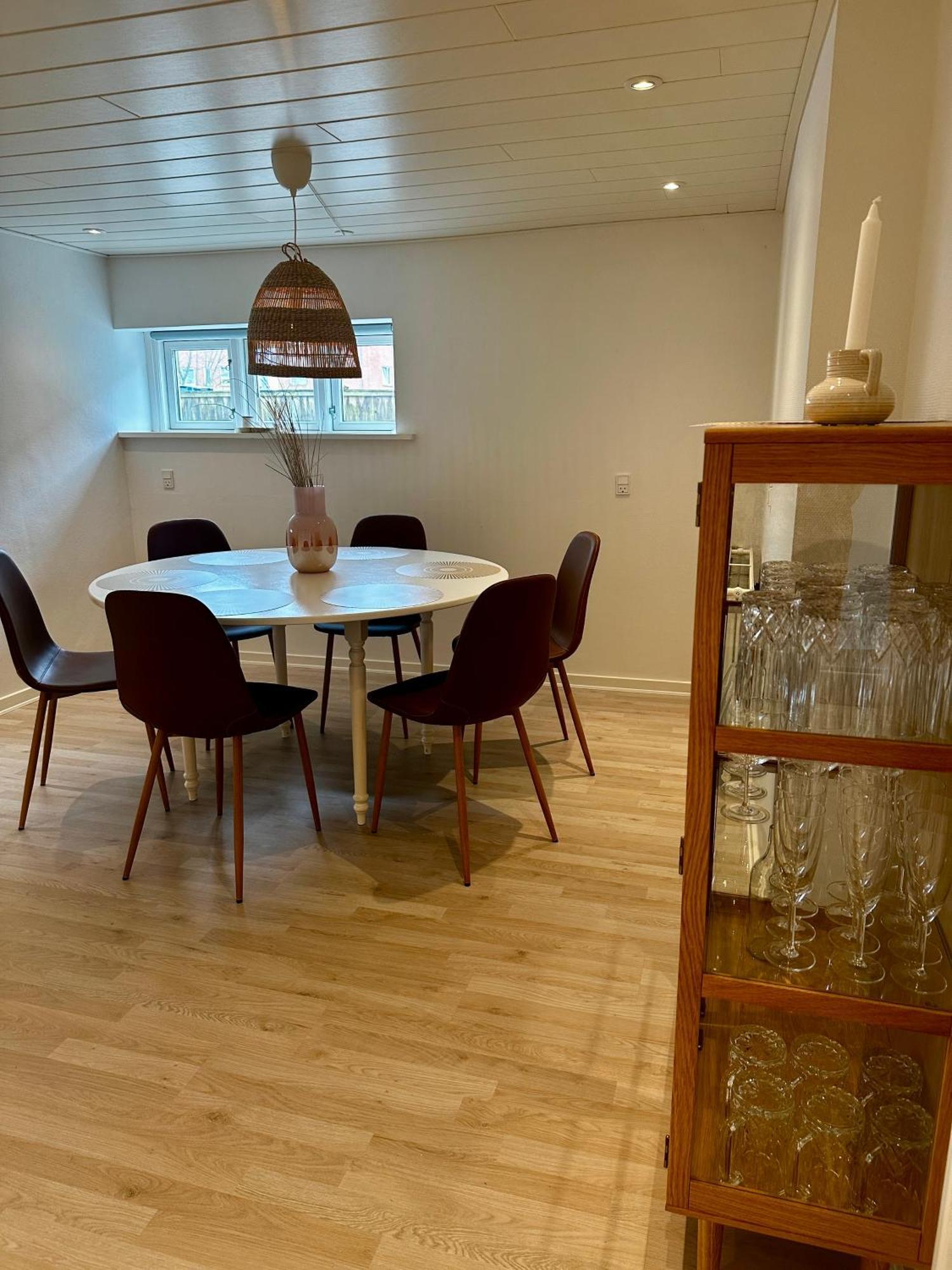 Skon Lejlighed Med Egen Terrasse Og Have Taet Pa Centrum I สเกเกน ภายนอก รูปภาพ
